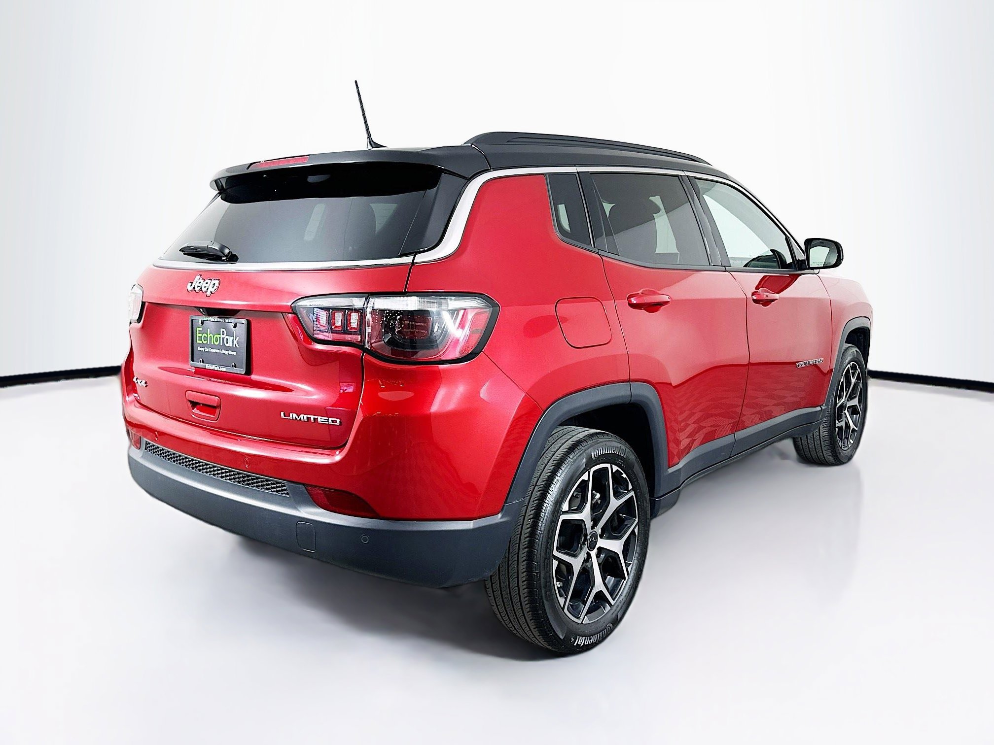 Used 2025 Jeep Compass Limited image 9