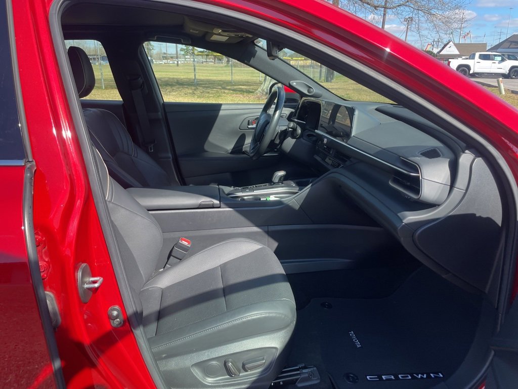 Used 2023 Toyota Crown Platinum image 16