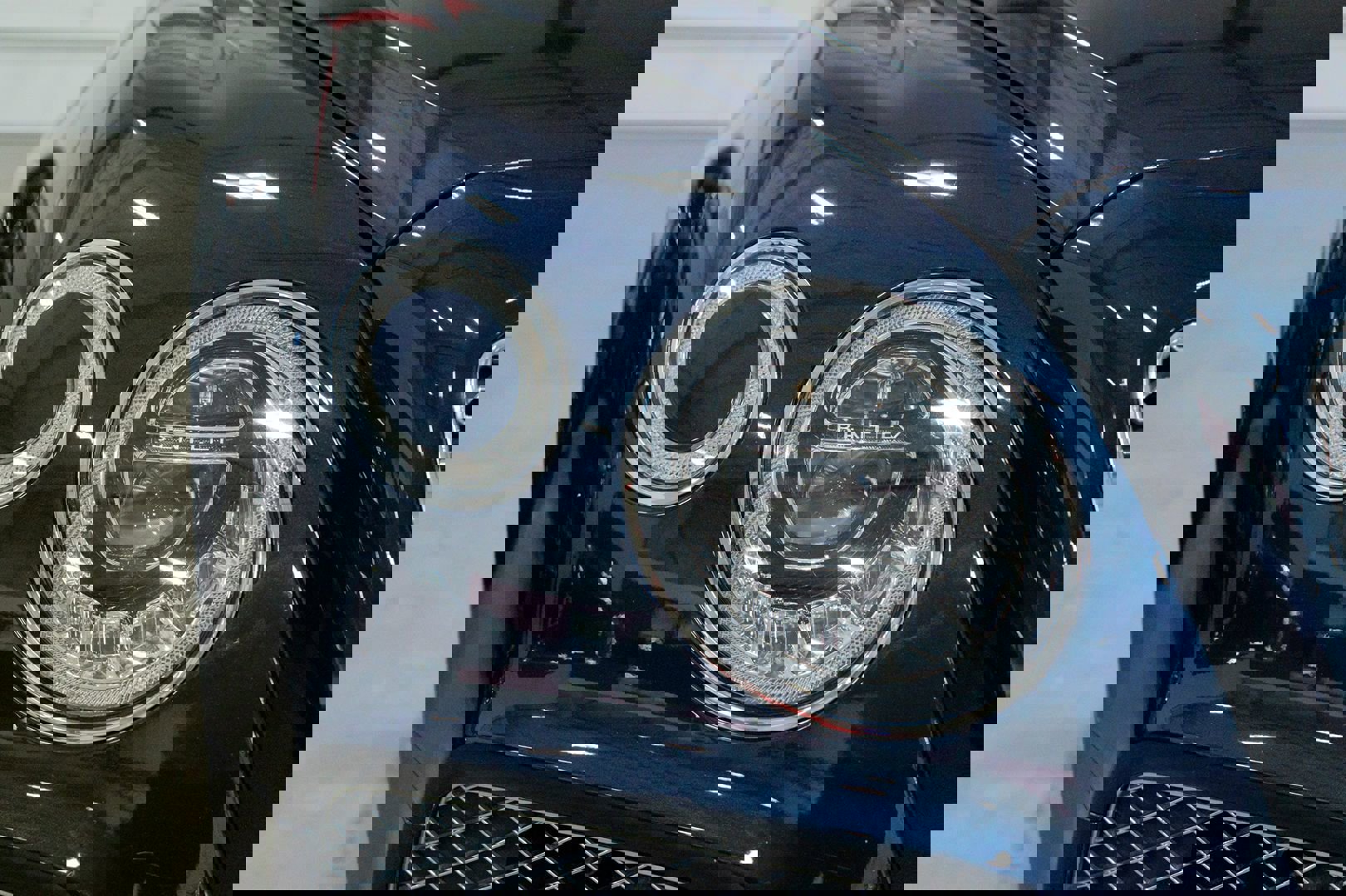 Used 2020 Bentley Bentayga V8 image 13