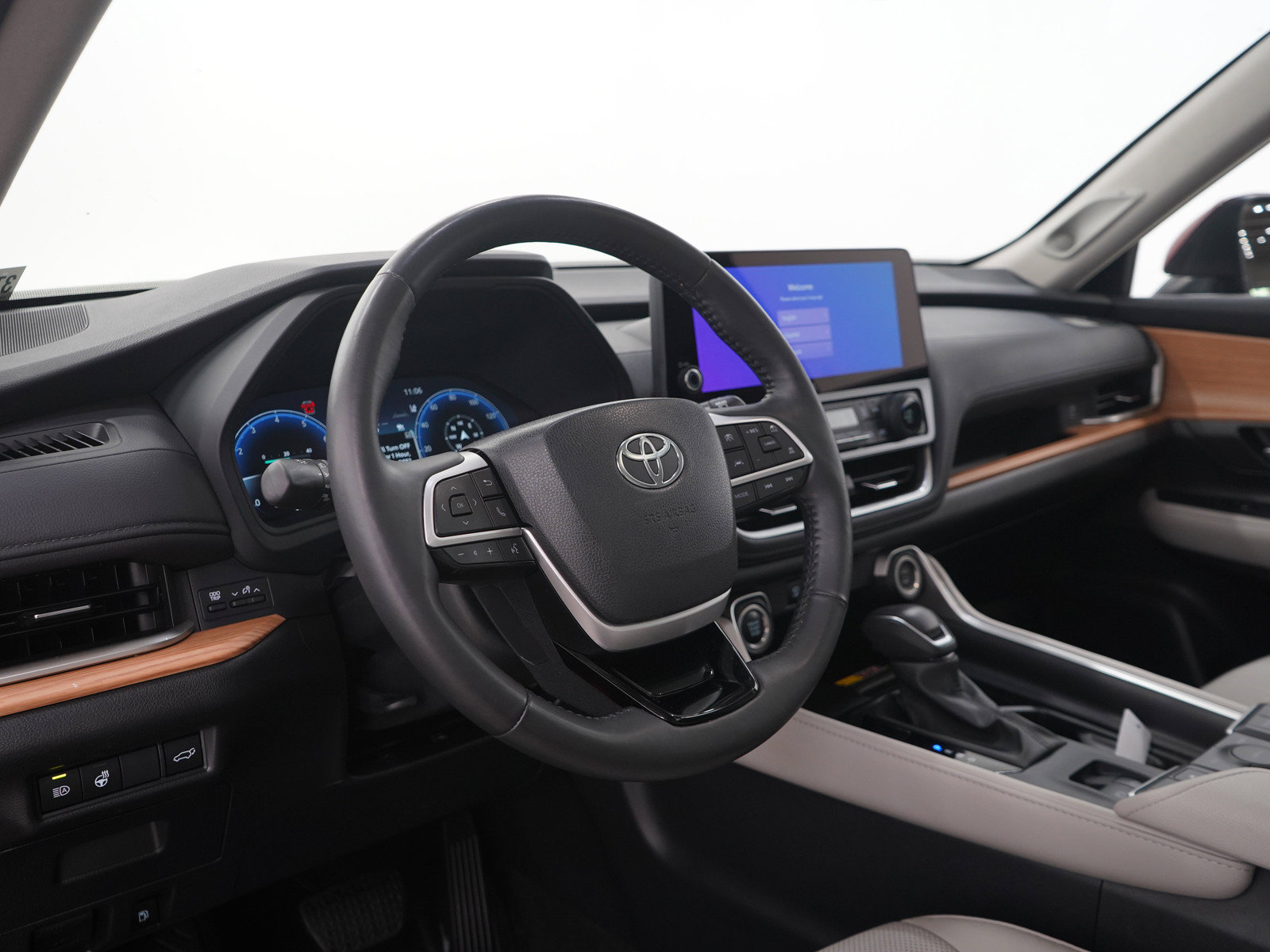 Used 2024 Toyota Grand Highlander AWD image 30