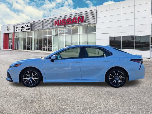 Used 2023 Toyota Camry SE image 4