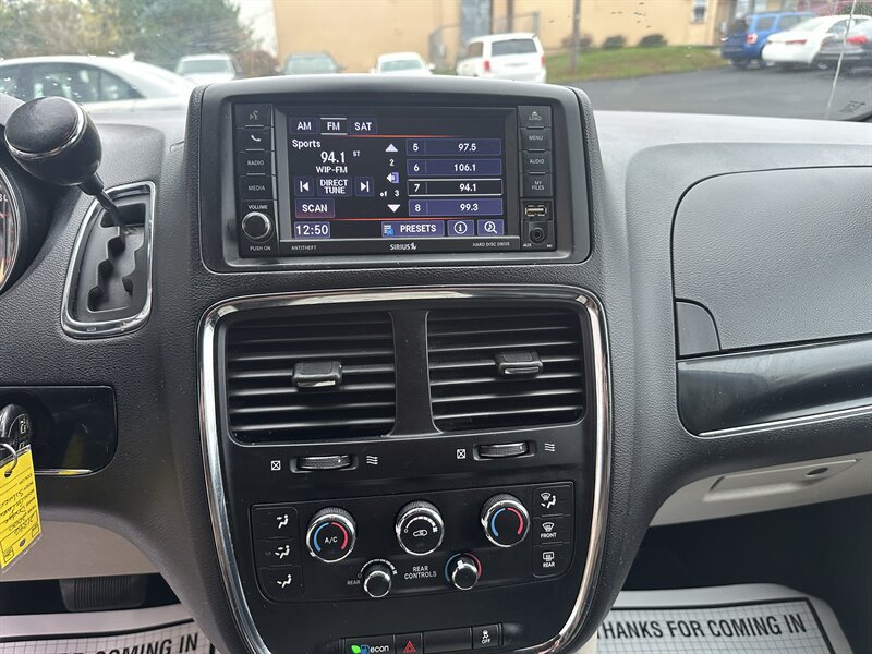 Used 2020 Dodge Grand Caravan SXT FWD image 16