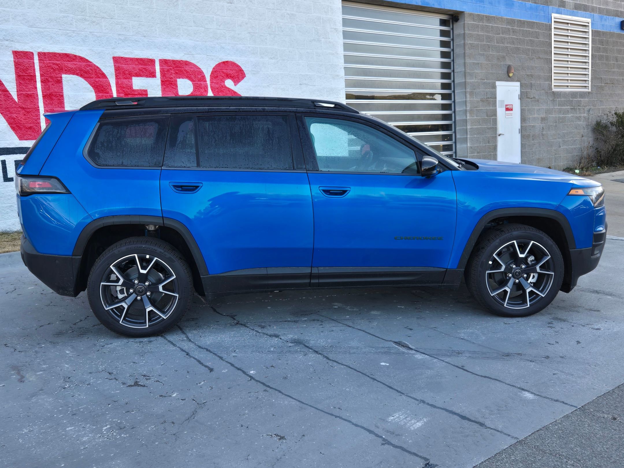 New 2026 Jeep Cherokee Overland w/ Trailer Tow Group AWD/4WD image 8