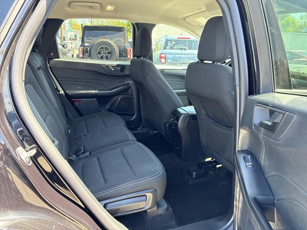 Used 2025 Ford Escape Active w/ Cold Weather Package FWD image 10