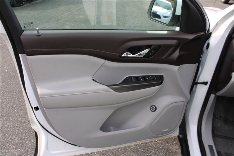 Used 2020 GMC Acadia SLT w/ Driver Alert Package II image 12