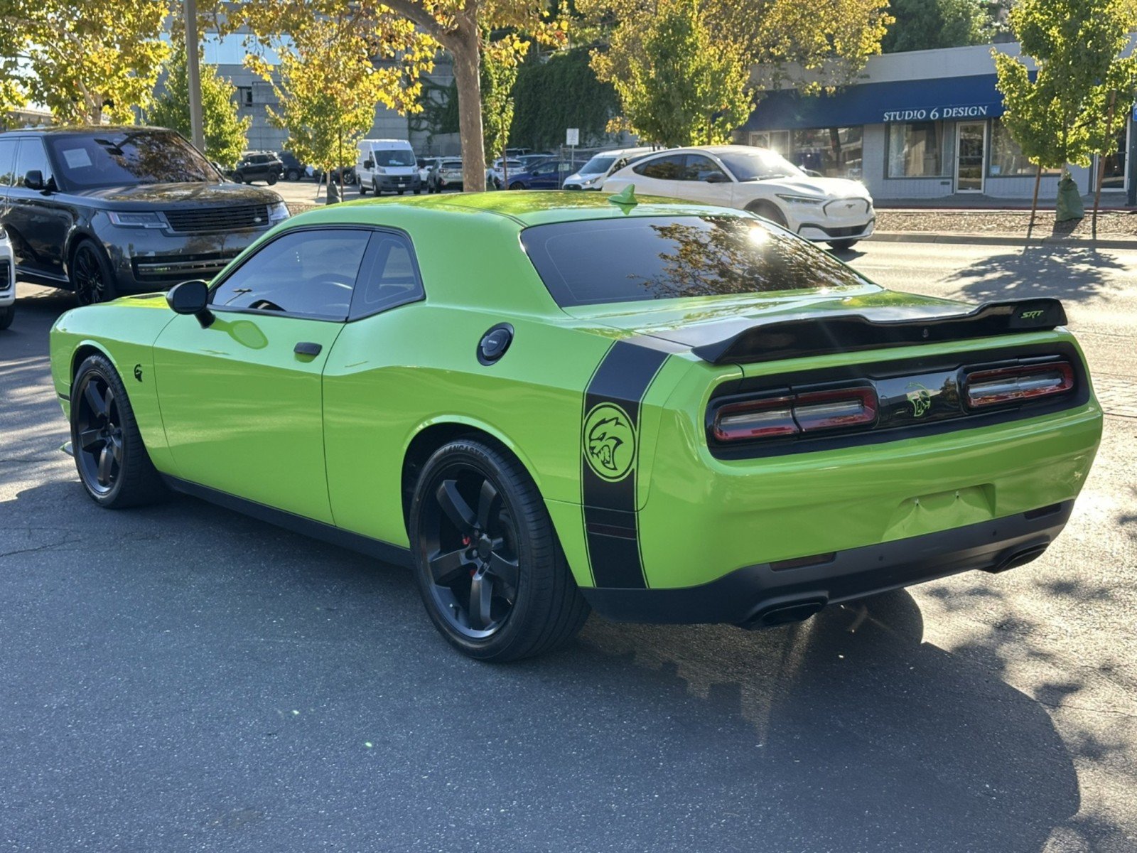 Used 2015 Dodge Challenger SRT Hellcat RWD image 12