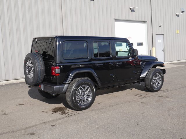 New 2025 Jeep Wrangler Sahara image 11