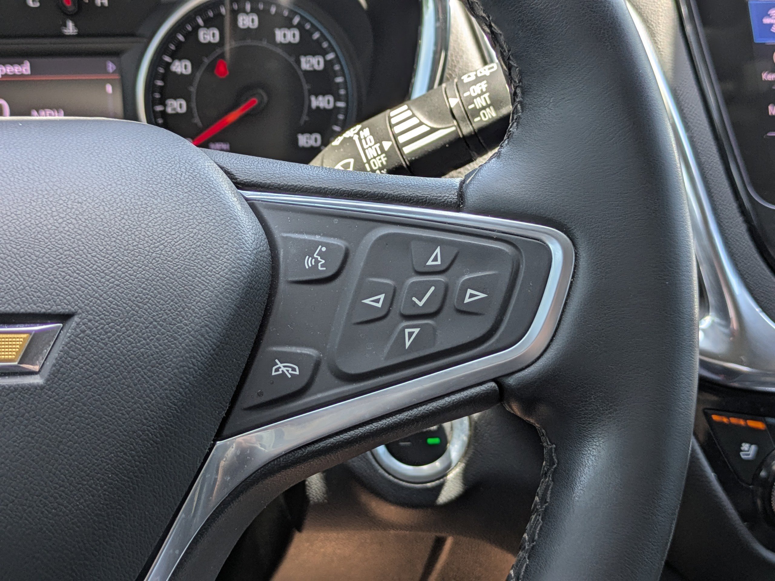 Used 2023 Chevrolet Equinox Premier FWD image 30