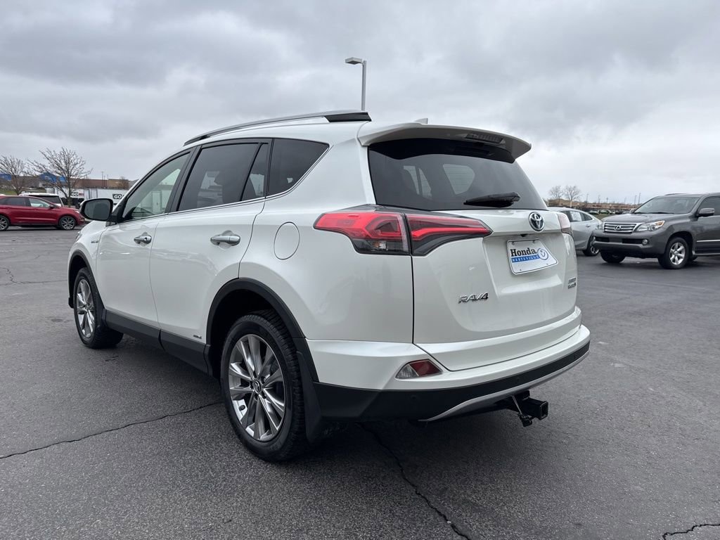 Used 2018 Toyota RAV4 Limited image 5