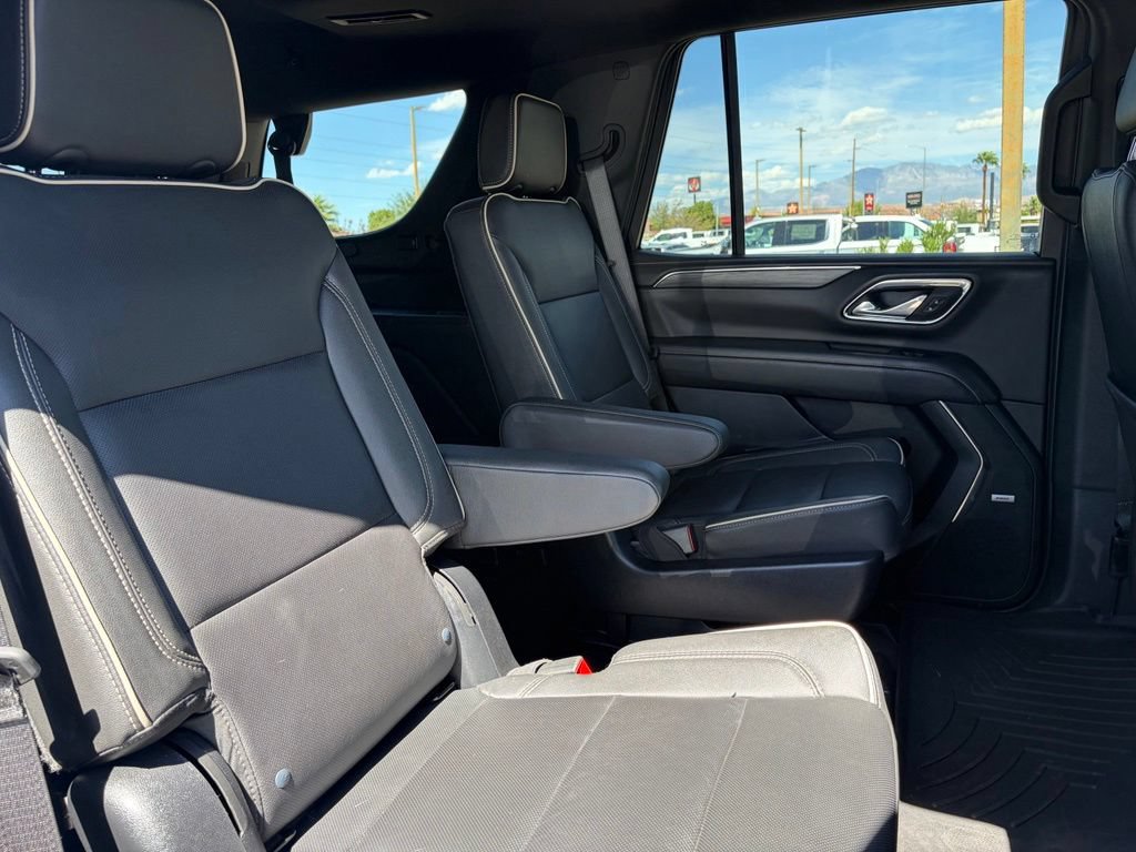 Used 2024 GMC Yukon SLT w/ SLT Premium Package AWD/4WD image 33