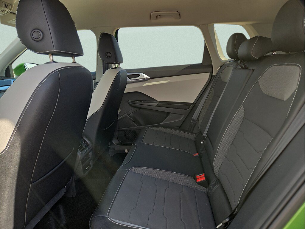 New 2026 Volkswagen Taos SE FWD image 11