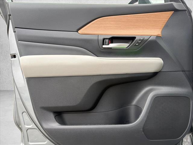New 2026 Toyota Grand Highlander Limited image 10