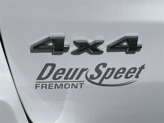 Used 2021 Jeep Grand Cherokee Laredo image 2