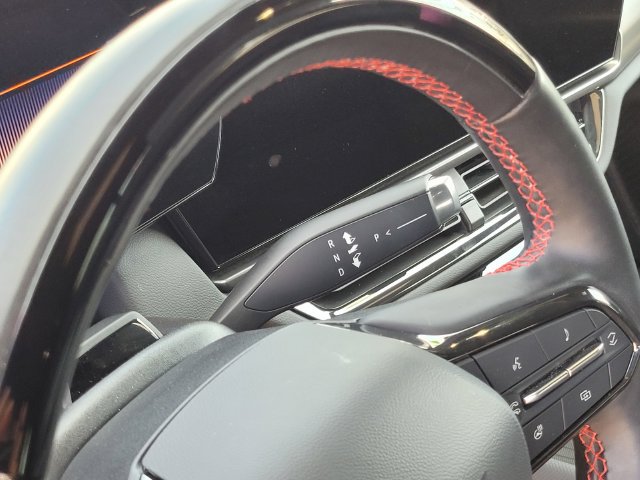 Certified 2024 Chevrolet Equinox EV RS FWD image 18