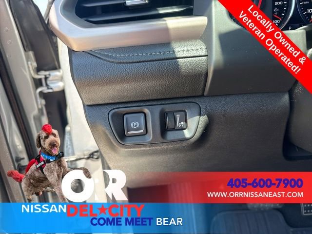 Used 2018 GMC Acadia Denali w/ Technology Package FWD image 16