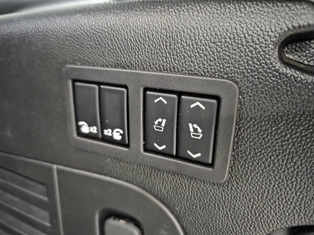 Used 2019 GMC Yukon XL SLT w/ Graphite Performance Edition AWD/4WD image 27
