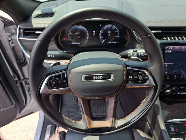 Used 2025 Jeep Grand Cherokee L Summit w/ Advanced Protech Group IV AWD/4WD image 20