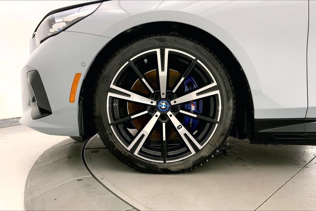 Used 2025 BMW i5 M60 AWD/4WD image 8