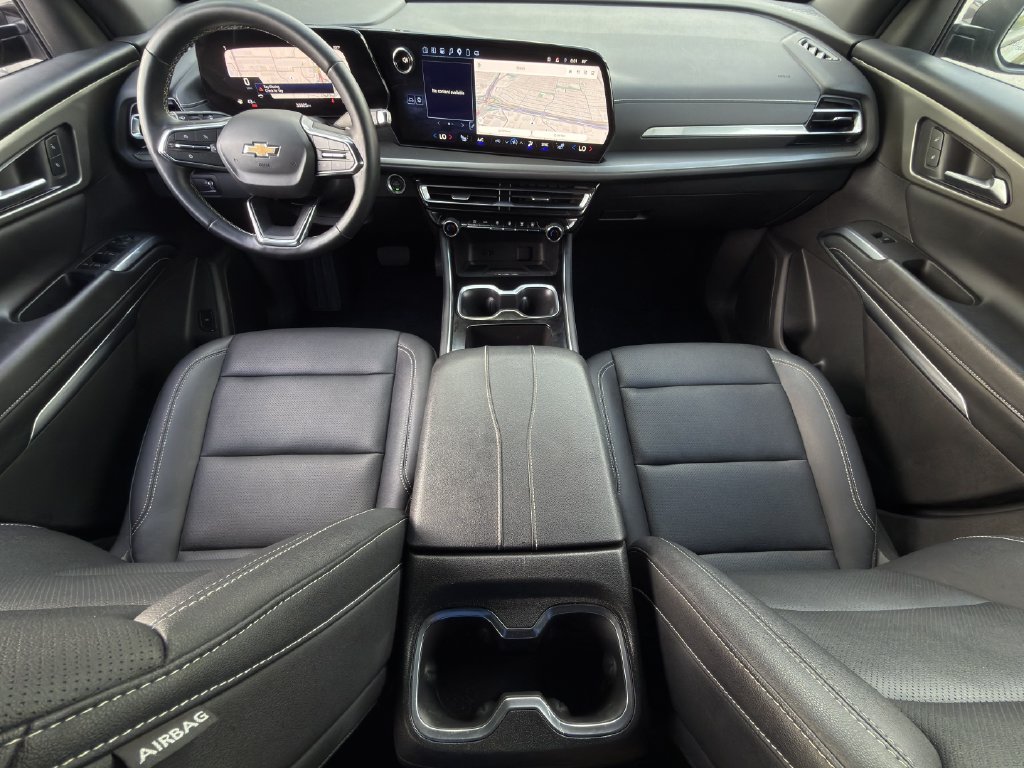 Used 2025 Chevrolet Traverse LT FWD image 10
