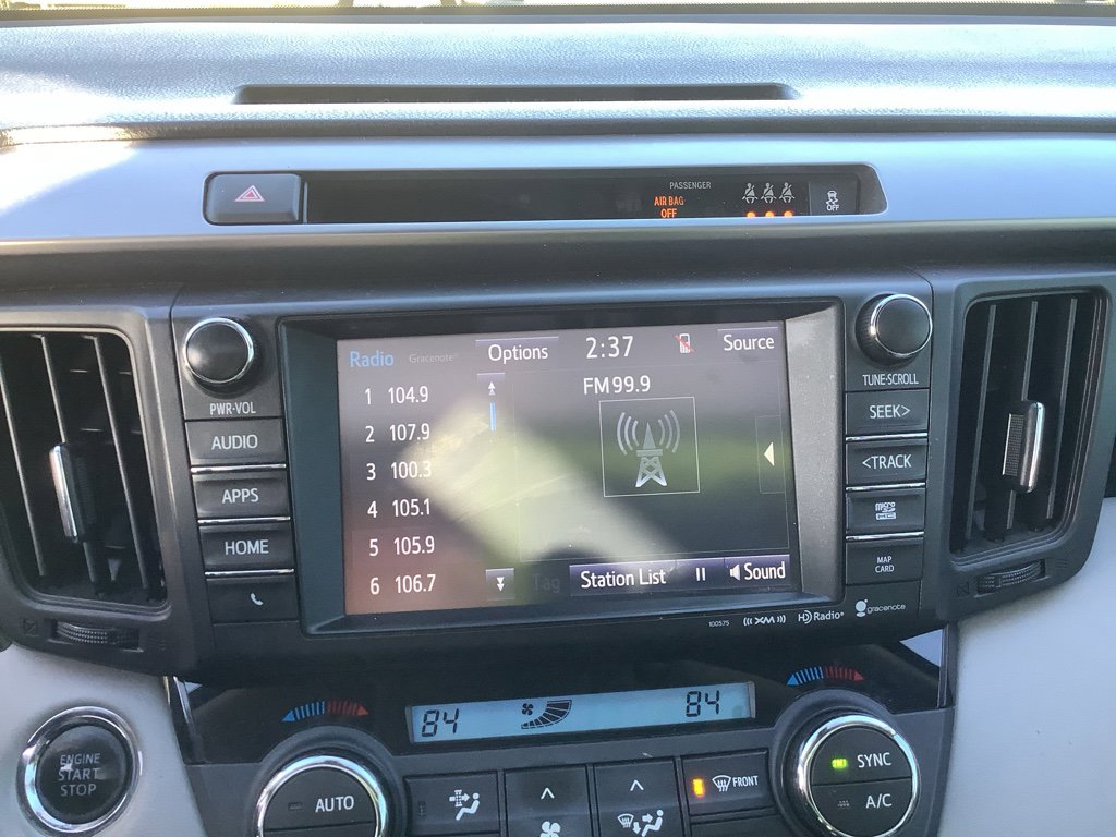 Used 2017 Toyota RAV4 Limited image 17