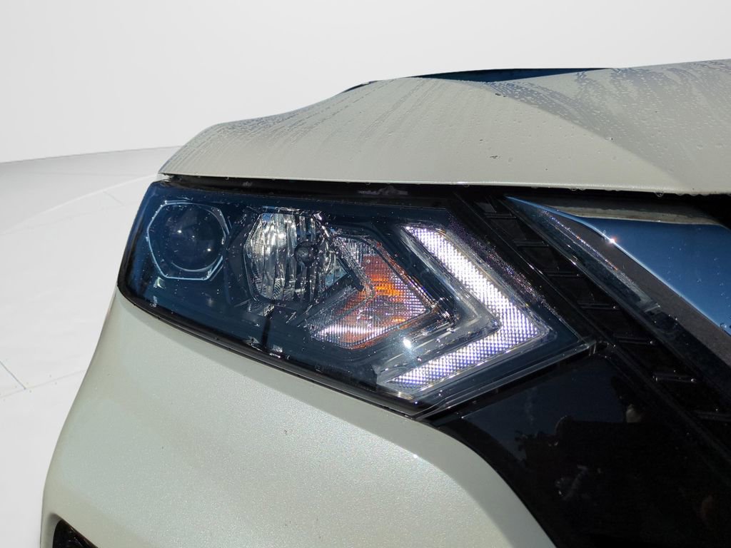 Certified 2022 Nissan Rogue Sport SL image 9