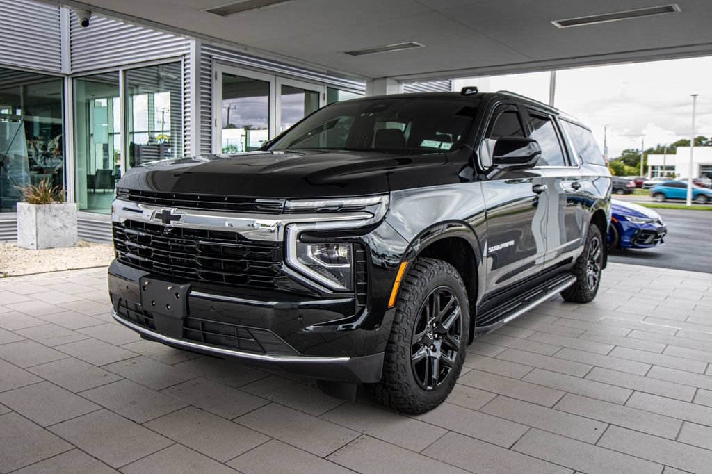 Used 2025 Chevrolet Suburban LS AWD/4WD image 10