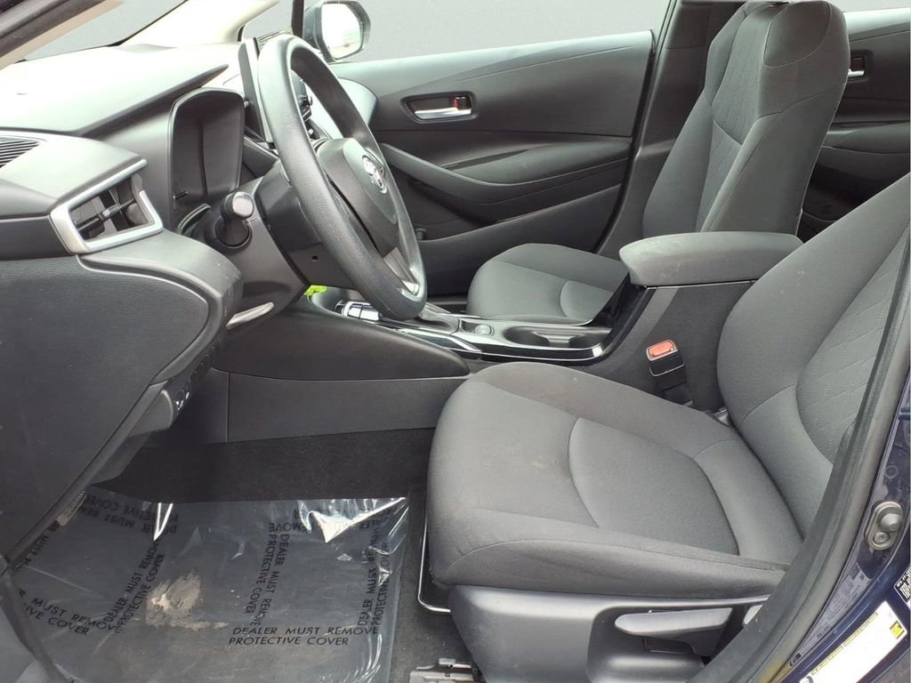 Used 2021 Toyota Corolla LE FWD image 18