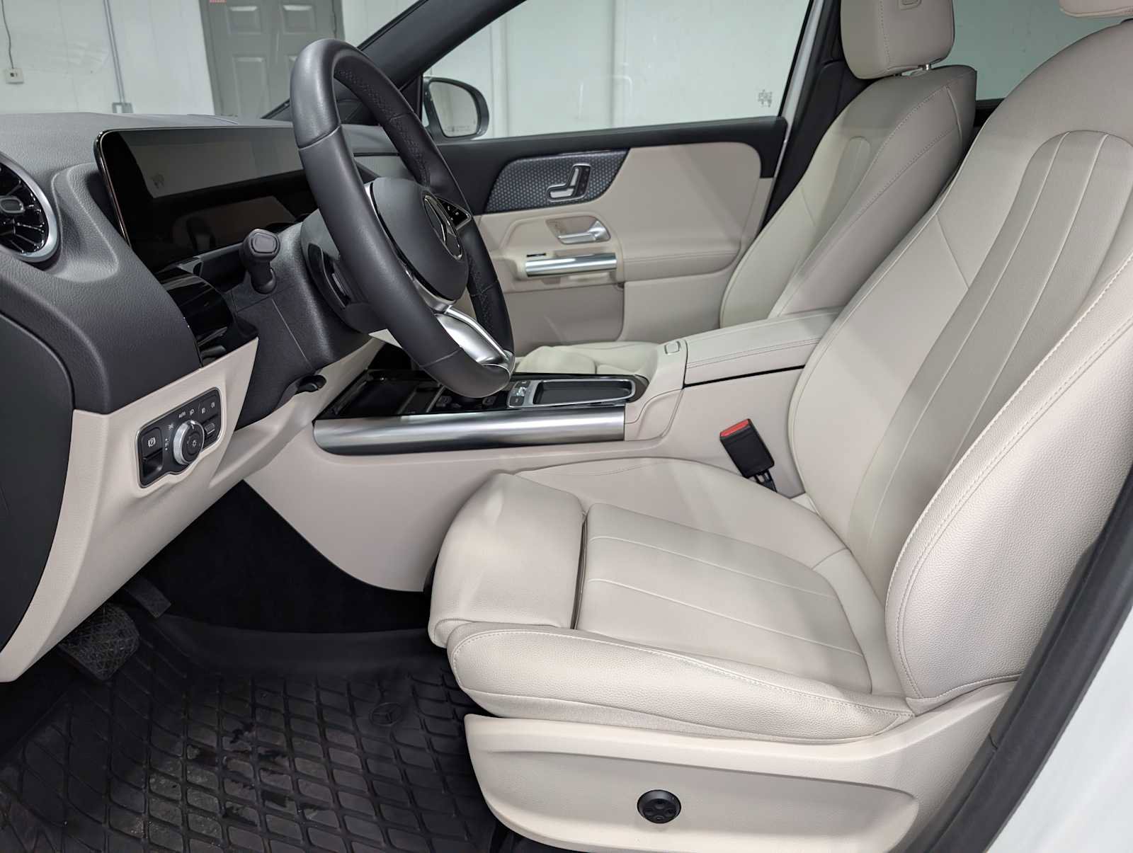 Used 2025 Mercedes-Benz GLA 250 GLA 250 image 4