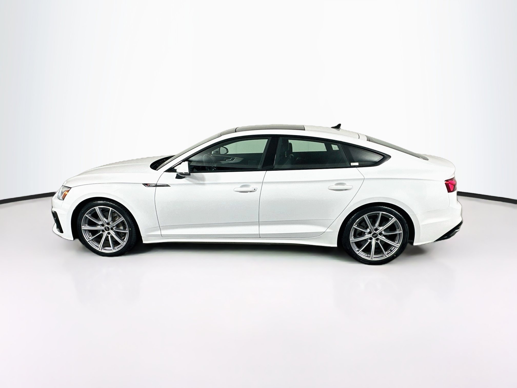 Used 2025 Audi A5 2.0T Premium Plus AWD/4WD image 4