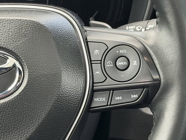 Used 2022 Cadillac XT4 Premium Luxury w/ Safety Alert Package AWD/4WD image 13