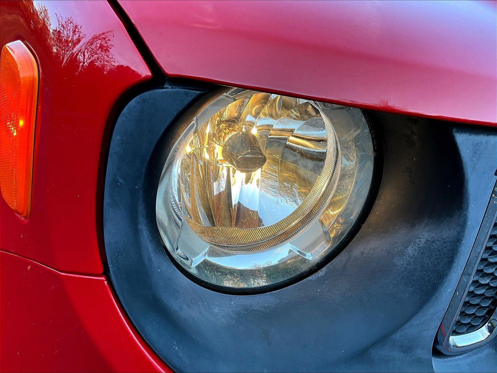 Used 2015 Jeep Renegade Latitude FWD image 31