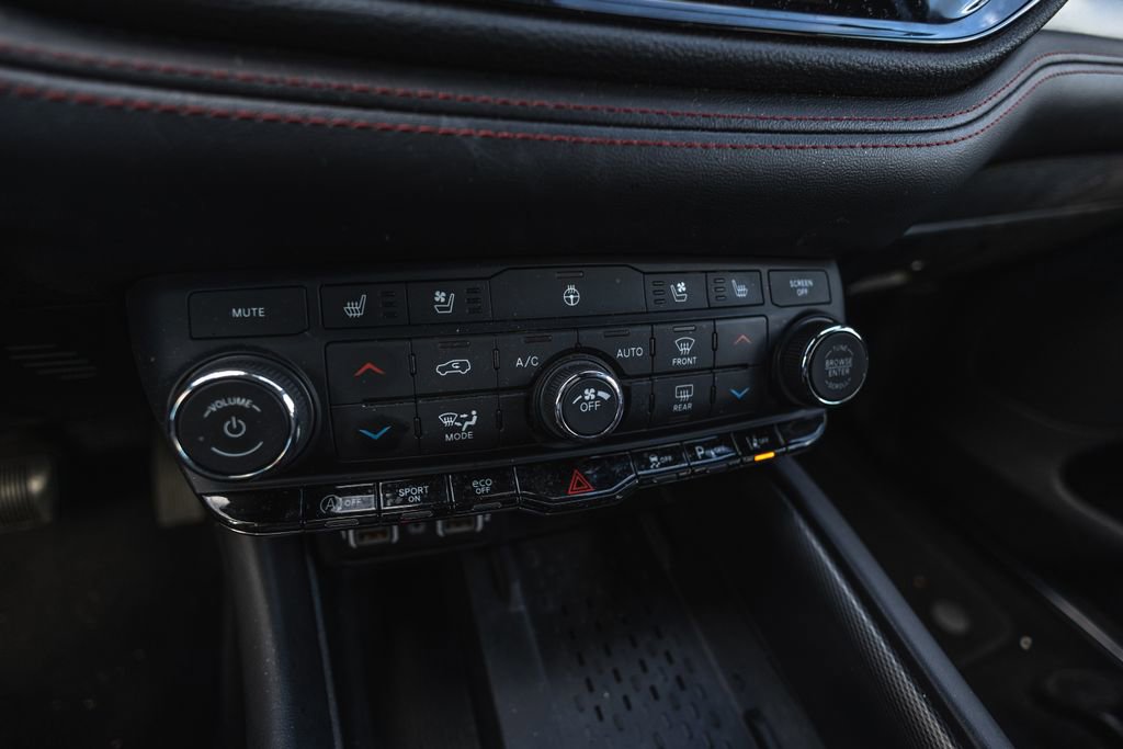 Used 2025 Dodge Durango GT image 16