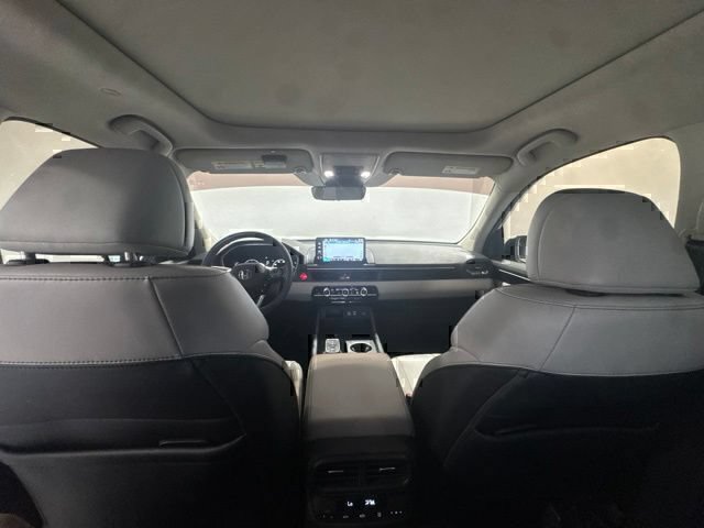Used 2025 Honda Pilot Touring image 17