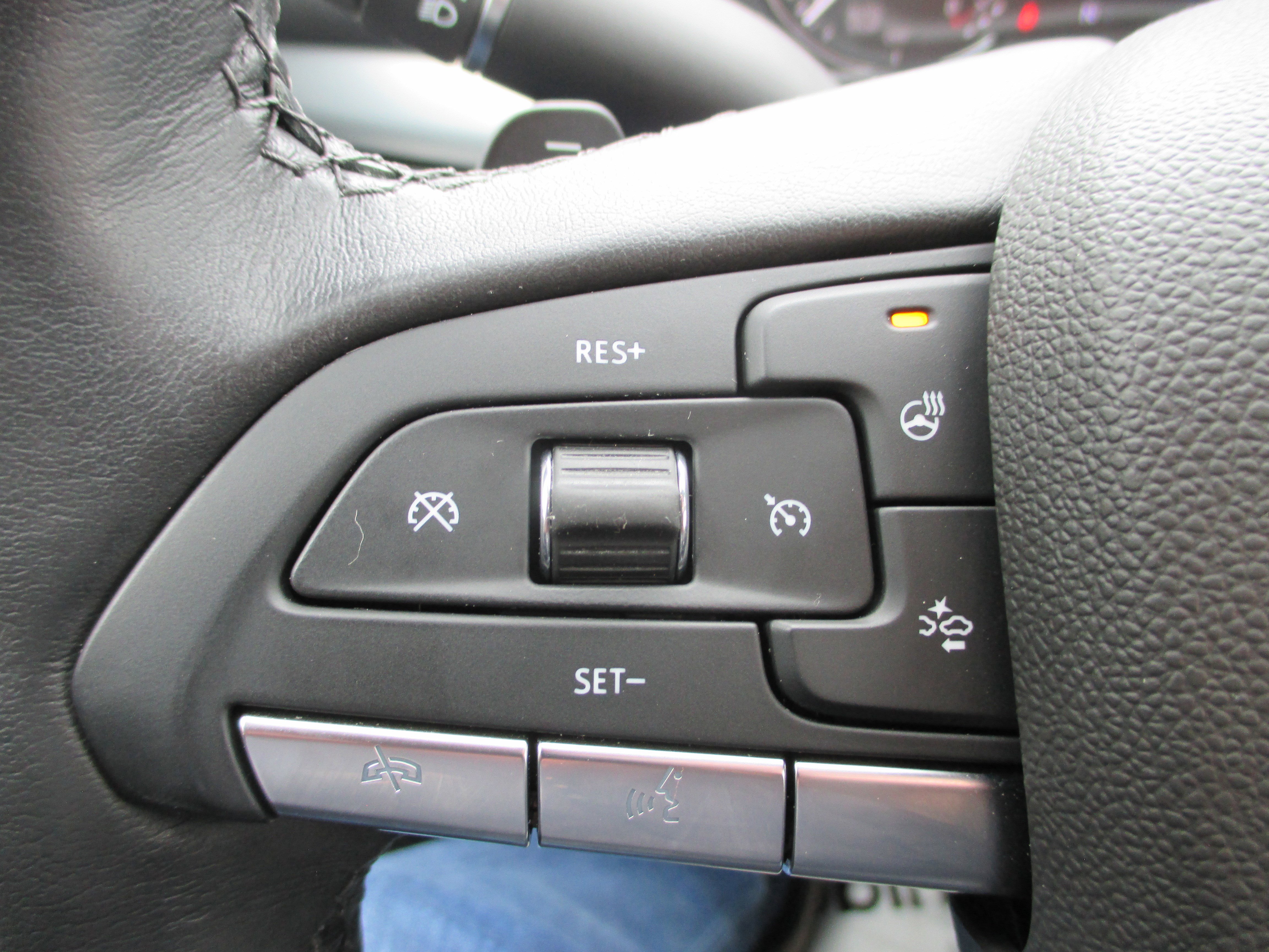 Used 2020 Cadillac XT4 Premium Luxury w/ Cold Weather Package image 28