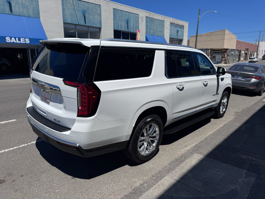Used 2023 GMC Yukon XL SLT AWD/4WD image 6