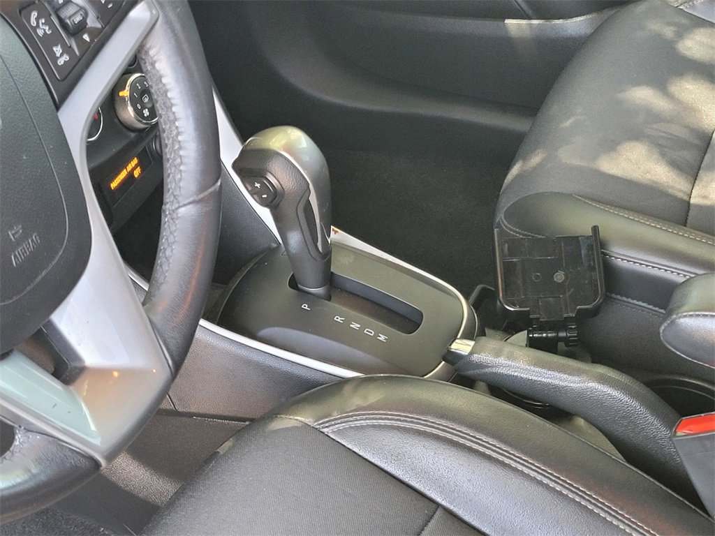 Used 2022 Chevrolet Trax LT w/ Midnight Edition image 19