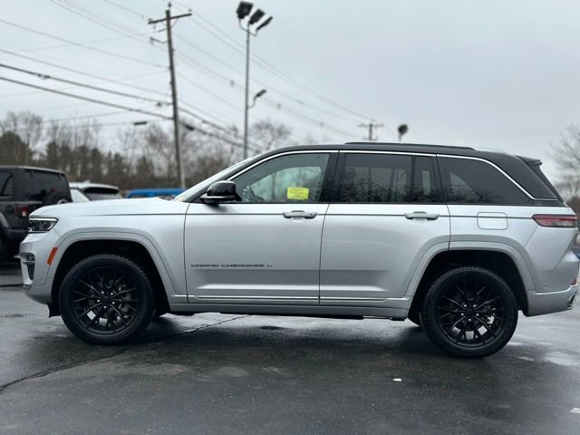 Used 2022 Jeep Grand Cherokee Summit w/ Luxury Tech Group V AWD/4WD image 5