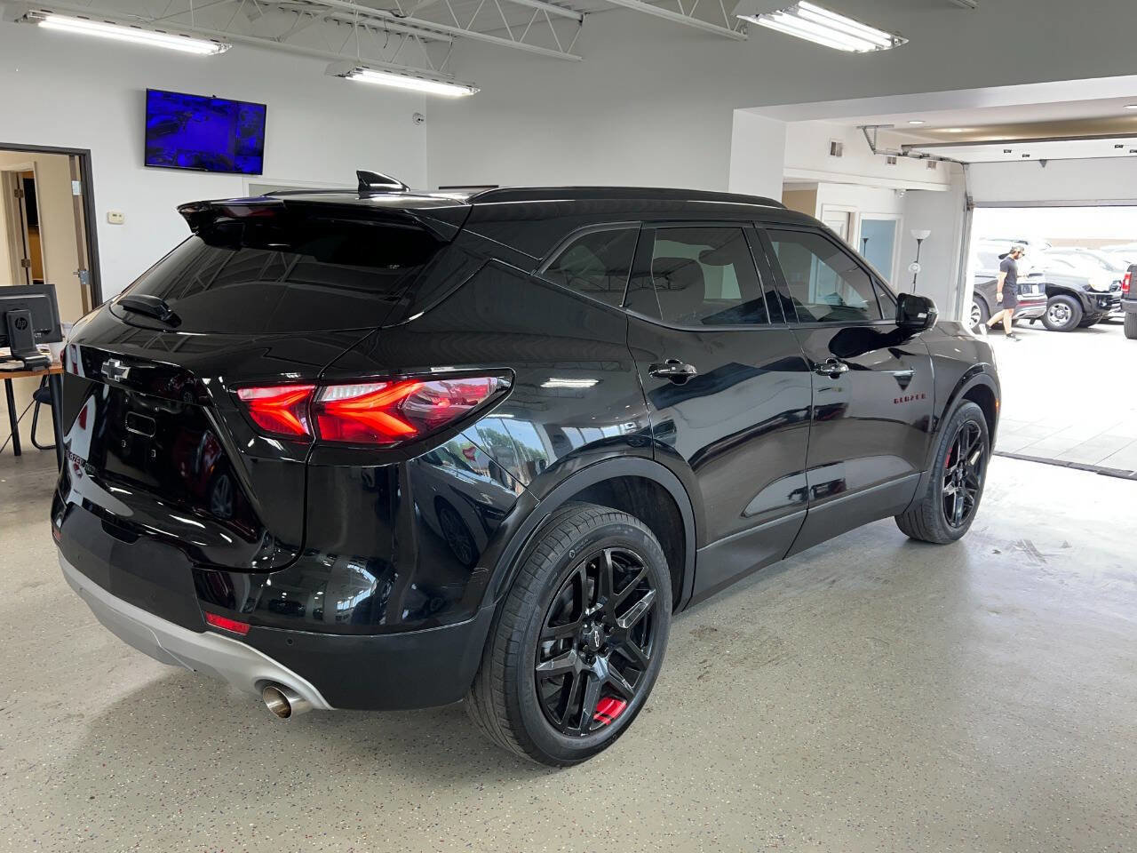 Used 2021 Chevrolet Blazer LT w/ Redline Edition image 12