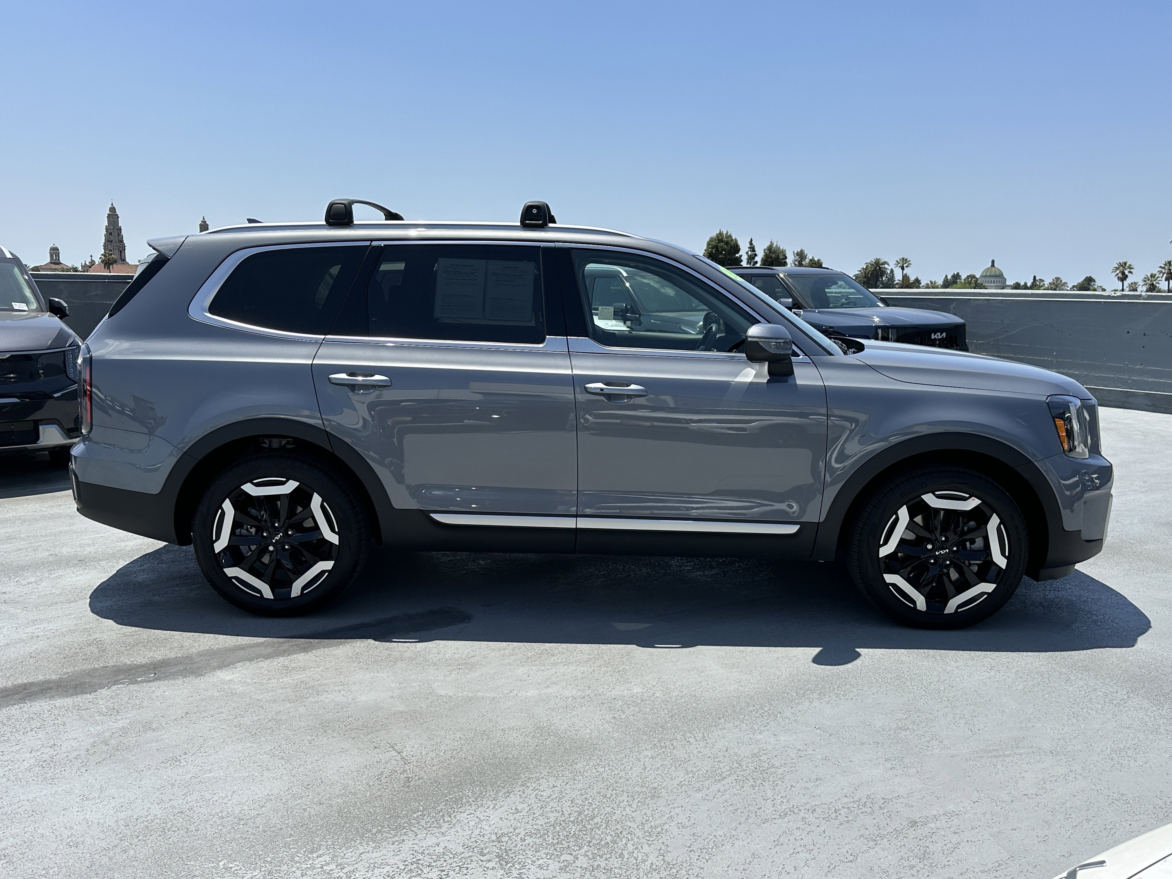 Certified 2025 Kia Telluride EX FWD image 9