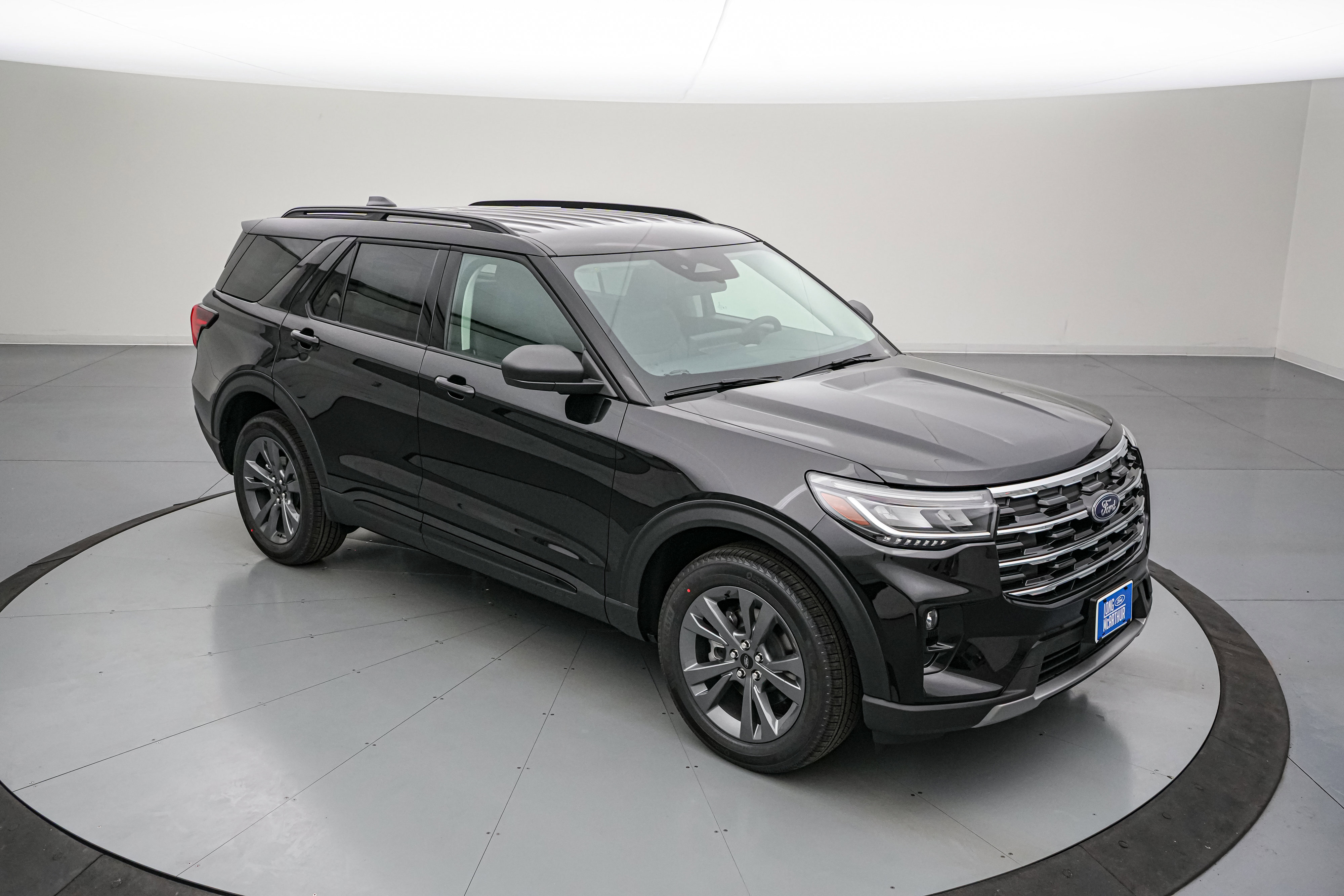 New 2026 Ford Explorer Active AWD/4WD image 2
