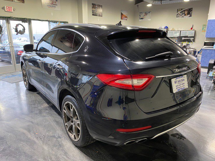 Used 2017 Maserati Levante S image 3