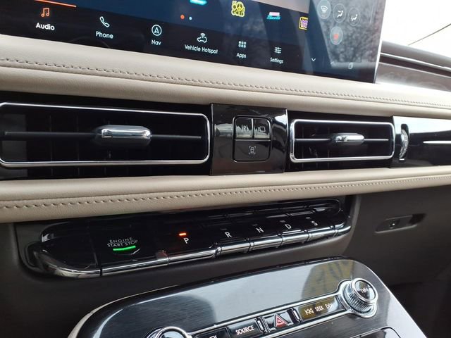 Used 2023 Lincoln Nautilus Reserve image 21