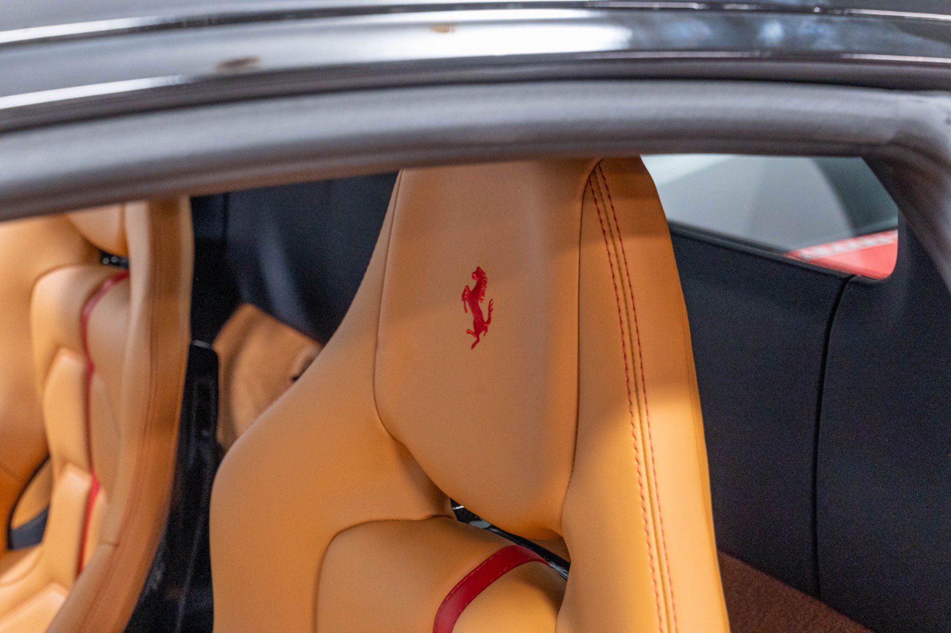 Used 2016 Ferrari 488 GTB RWD image 8