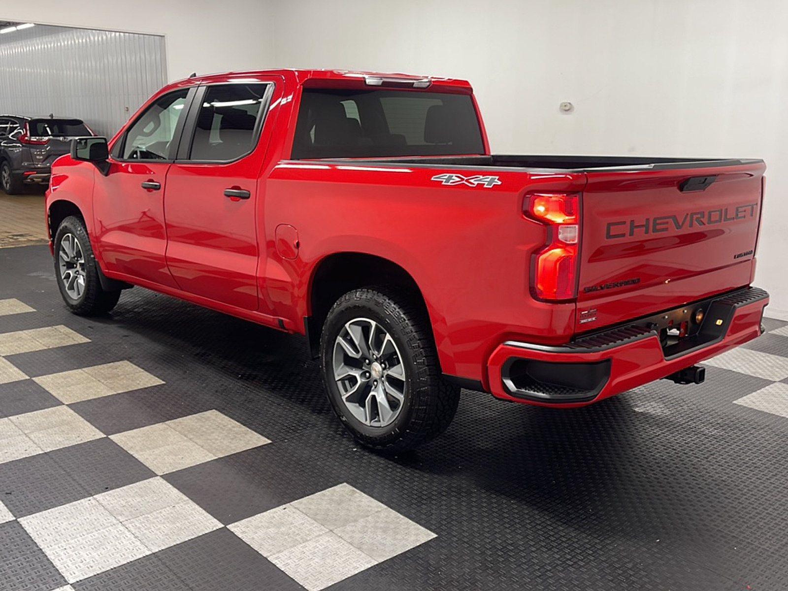Used 2022 Chevrolet Silverado 1500 Custom w/ LPO, Dark Essentials Package AWD/4WD image 14