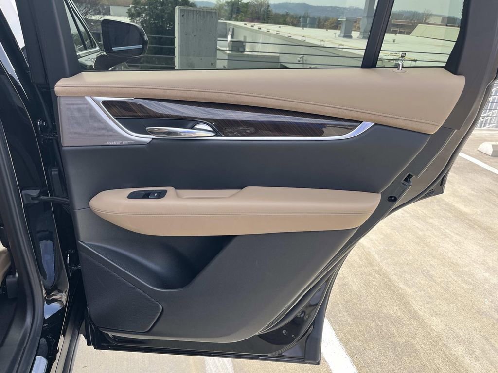 Certified 2025 Cadillac XT6 Premium Luxury w/ Platinum Package image 21