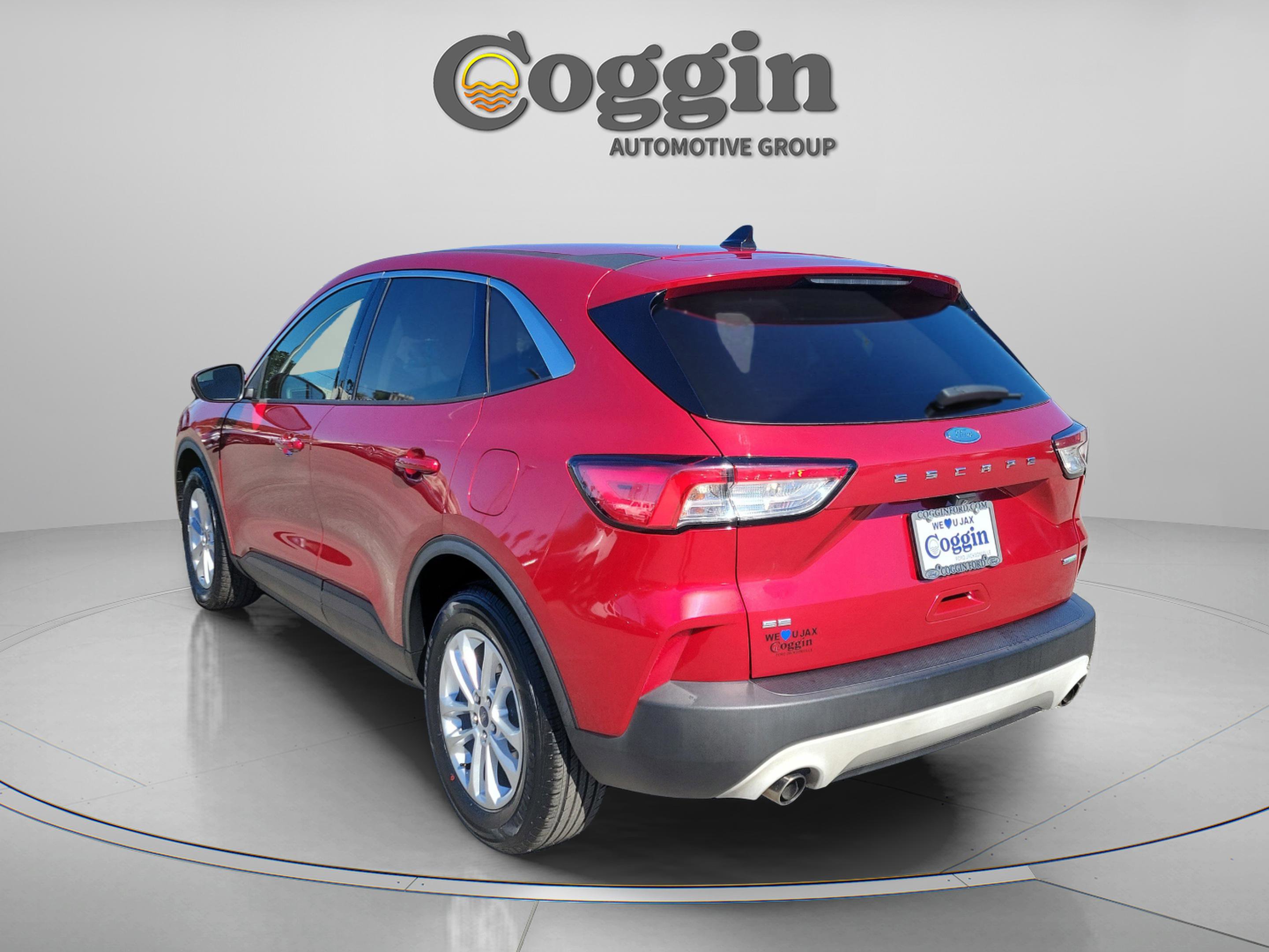 Used 2020 Ford Escape SE image 3