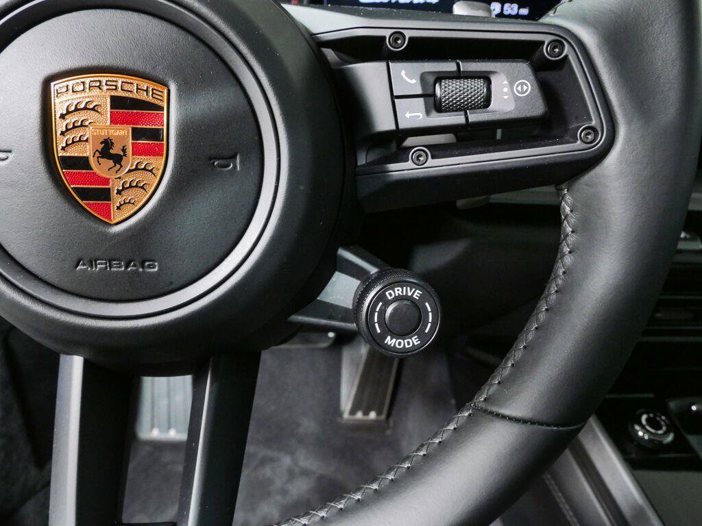 Certified 2024 Porsche 911 Carrera 4 AWD/4WD image 11