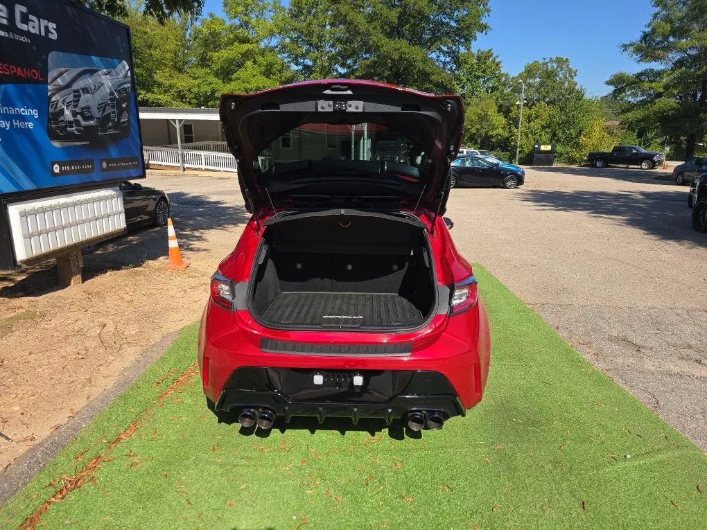 Used 2021 Toyota Corolla SE w/ Special Edition FWD image 9