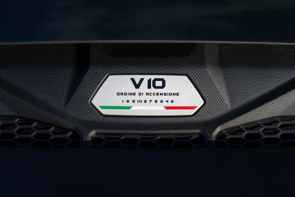 Used 2022 Lamborghini Huracan EVO RWD image 21