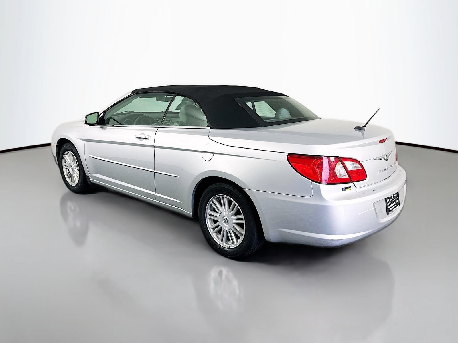 Used 2008 Chrysler Sebring Touring FWD image 5
